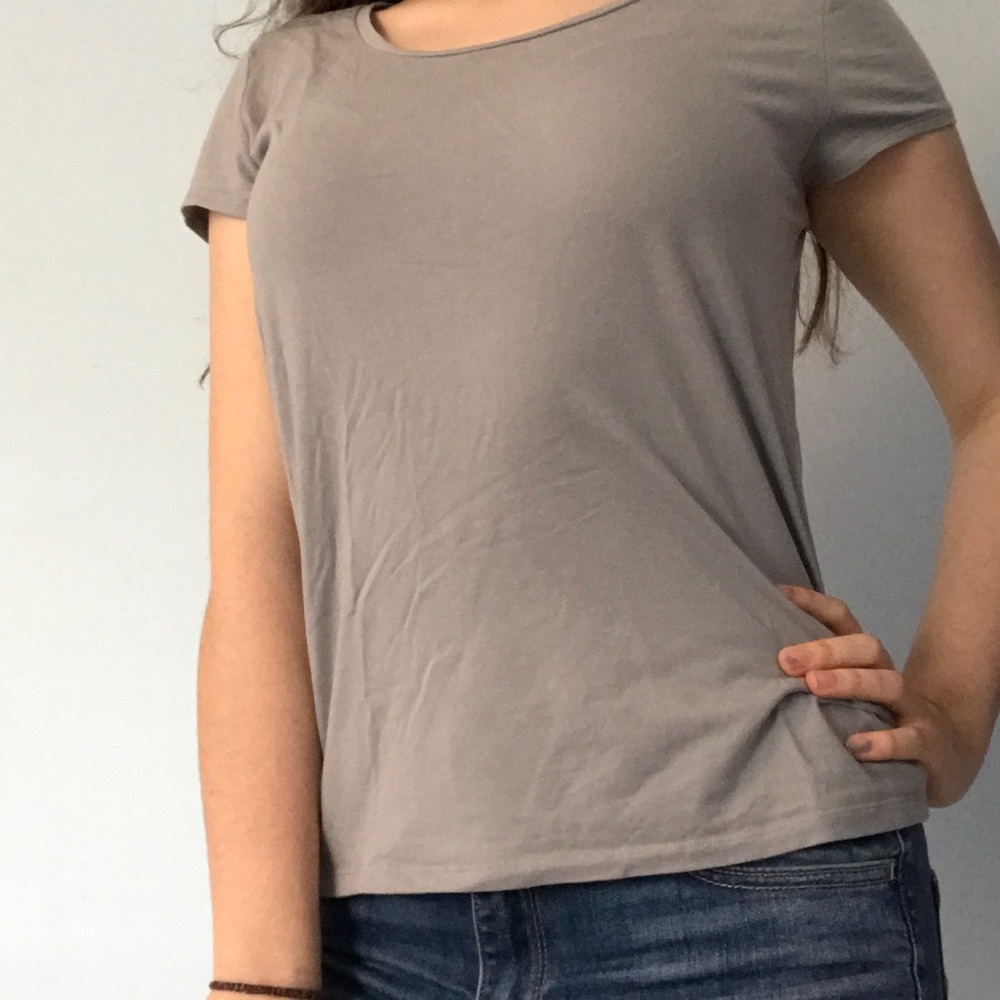 grey t-shirt